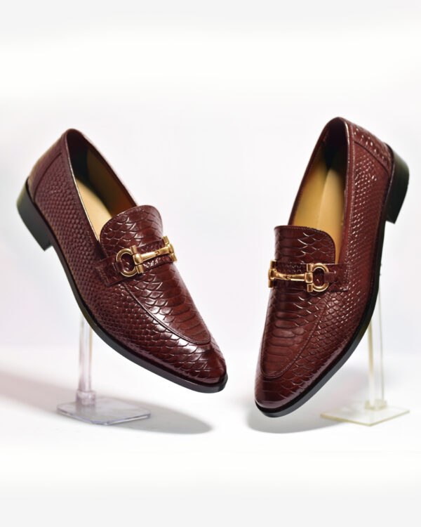 crocodile buckle leather shoes