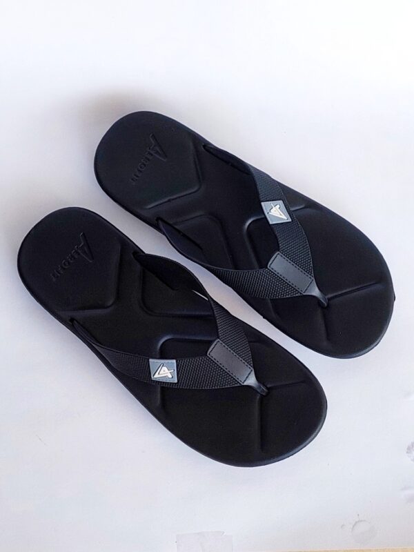 aerofit flipflop slippers black 3